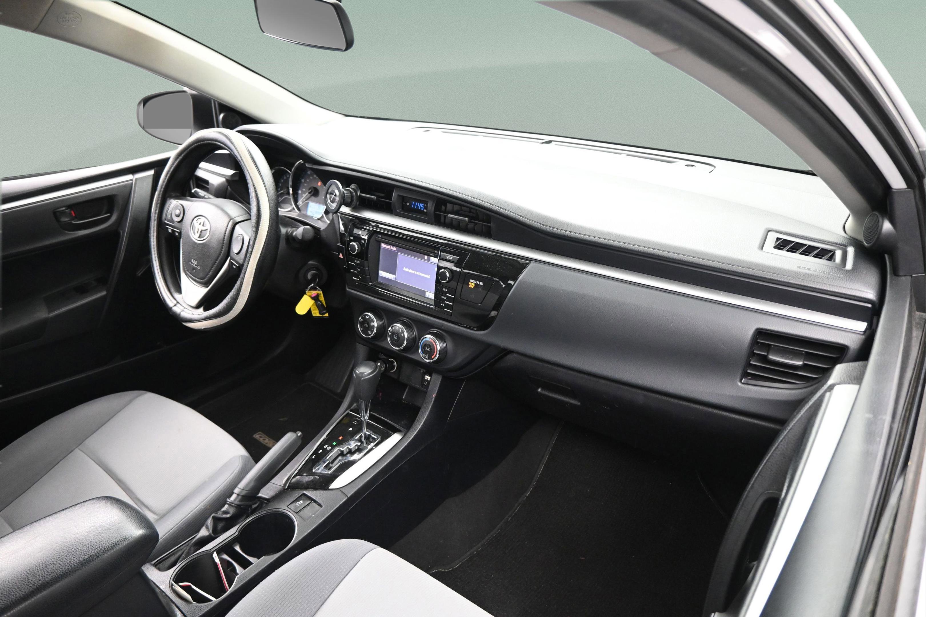 Used 2016 Toyota Corolla L FWD image 40