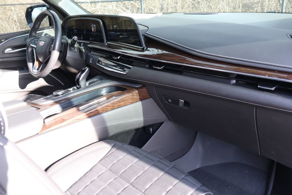 Used 2023 Cadillac Escalade Sport Platinum w/ LPO, ONYX Package image 45
