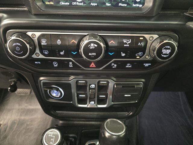 Used 2020 Jeep Gladiator Overland AWD/4WD image 25