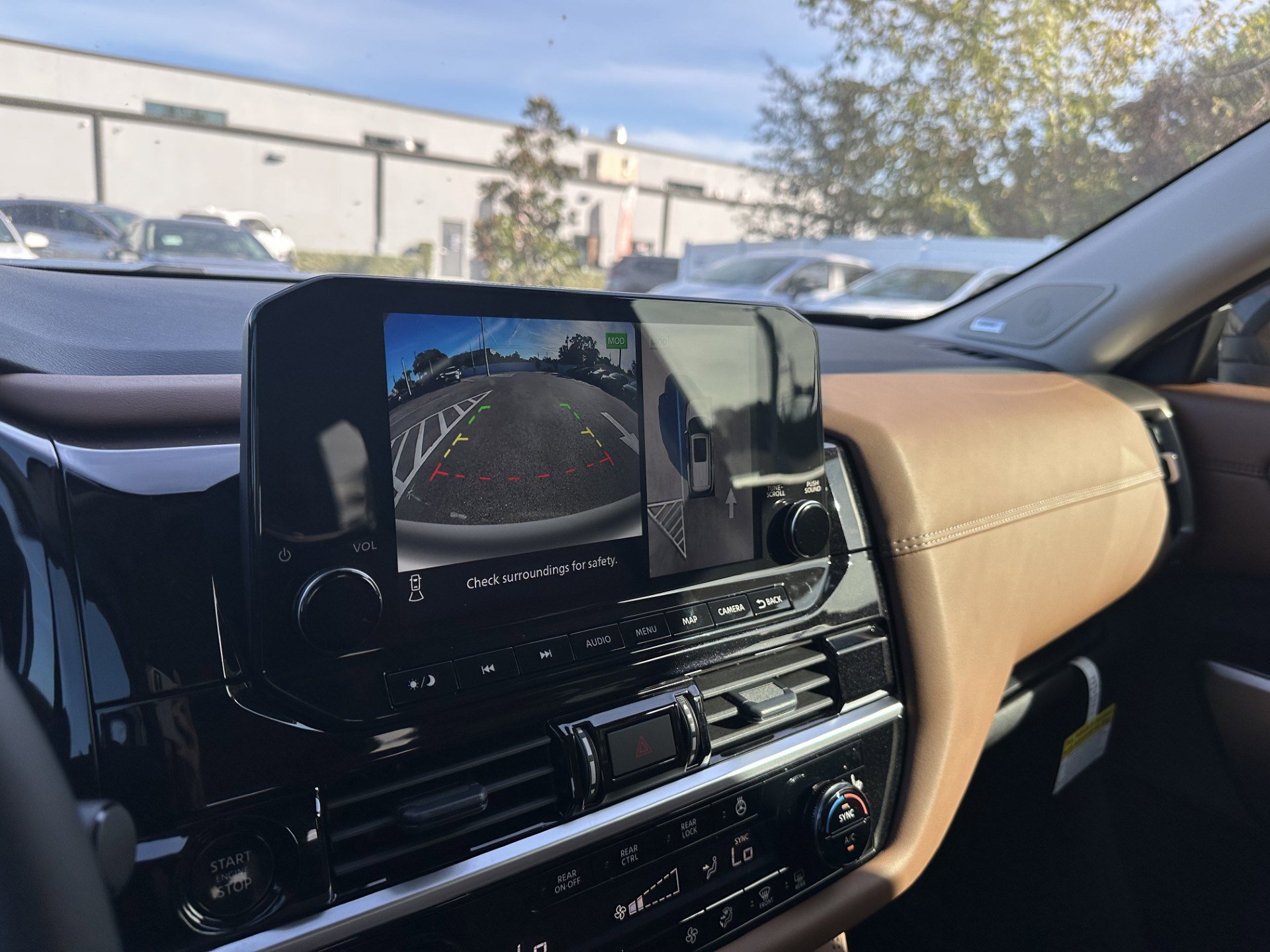 New 2025 Nissan Pathfinder Platinum w/ Lighting Package (N92) image 8