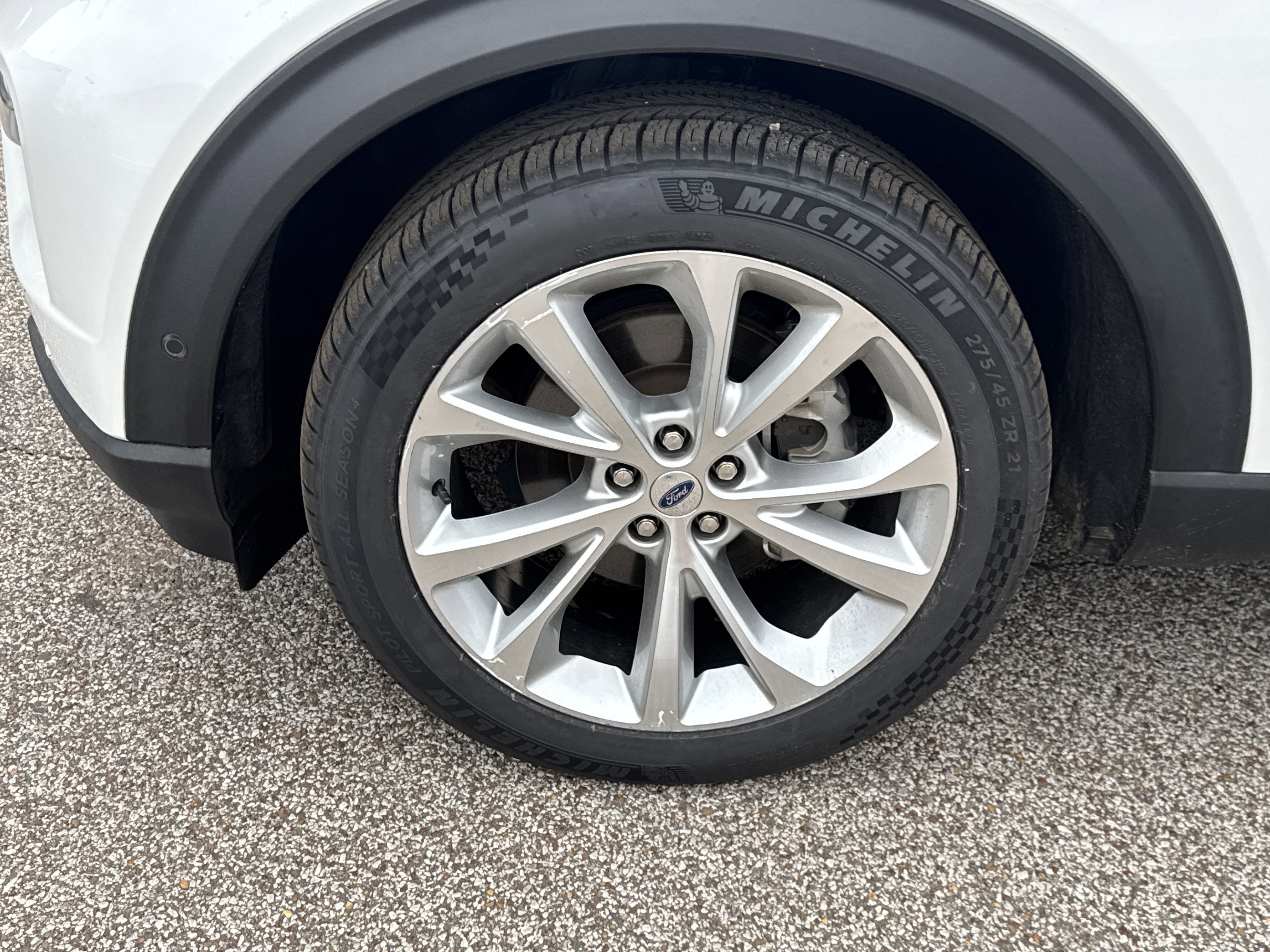 Certified 2022 Ford Explorer Platinum w/ Equipment Group 601A image 9