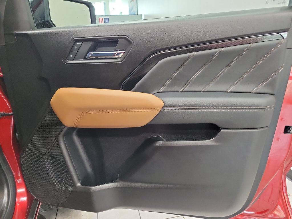 Used 2025 GMC Canyon AT4 w/ Nightfall Edition AWD/4WD image 21