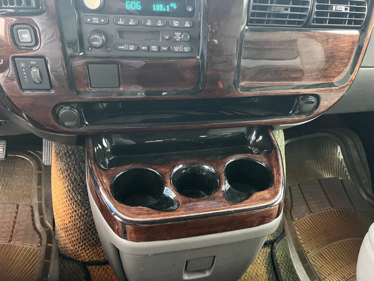 Used 2004 Chevrolet Express 1500 1500 3dr Cargo 135 in. WB w/ LS Preferred Equipment Group image 22