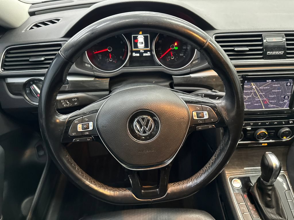 Used 2018 Volkswagen Passat 2.0T SE FWD image 24