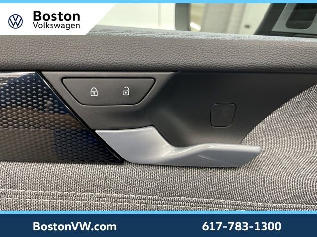 Used 2025 Volkswagen Tiguan S w/ 18" Wheel Package image 25