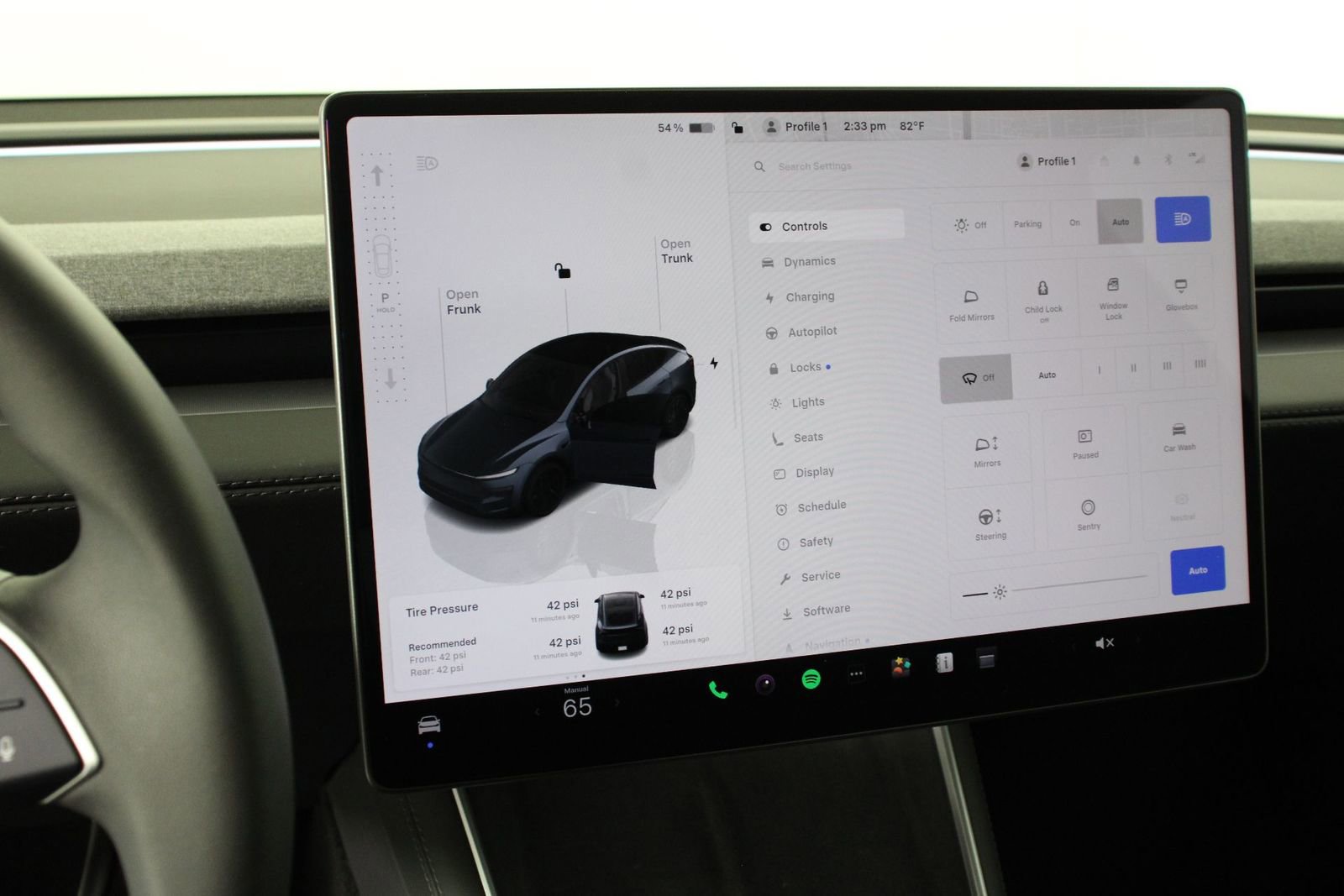 Used 2026 Tesla Model Y 2WD image 9