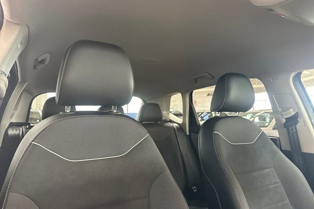 Certified 2023 Volkswagen Taos SE w/ Black Wheel Package image 21