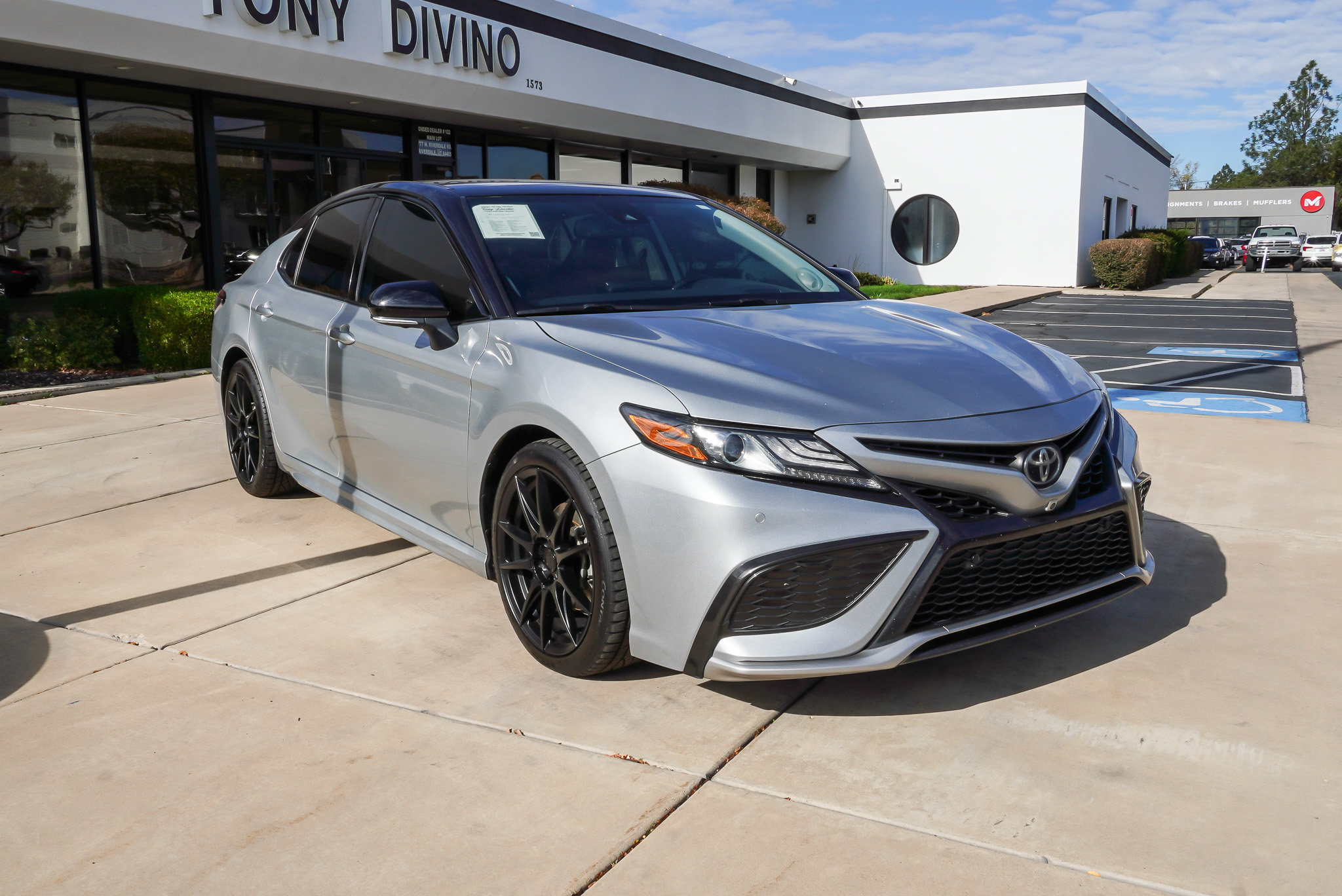 Used 2021 Toyota Camry XSE w/ Navigation Package FWD image 2