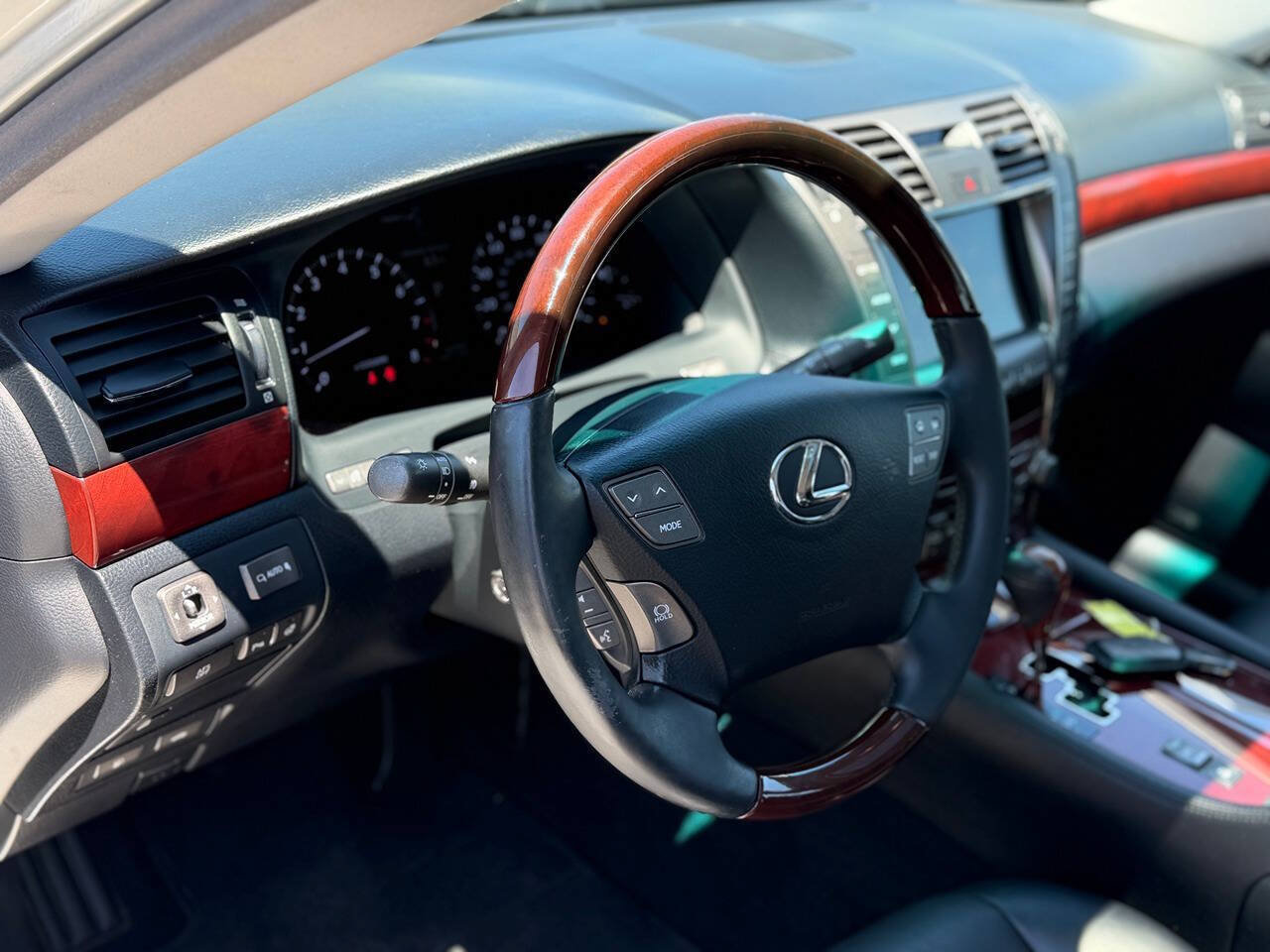 Used 2008 Lexus LS 460 RWD image 60