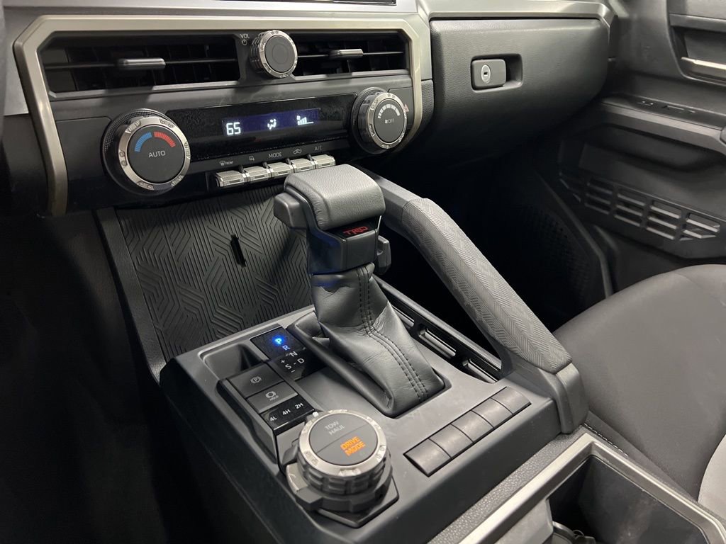 Used 2025 Toyota Tacoma TRD Sport image 21