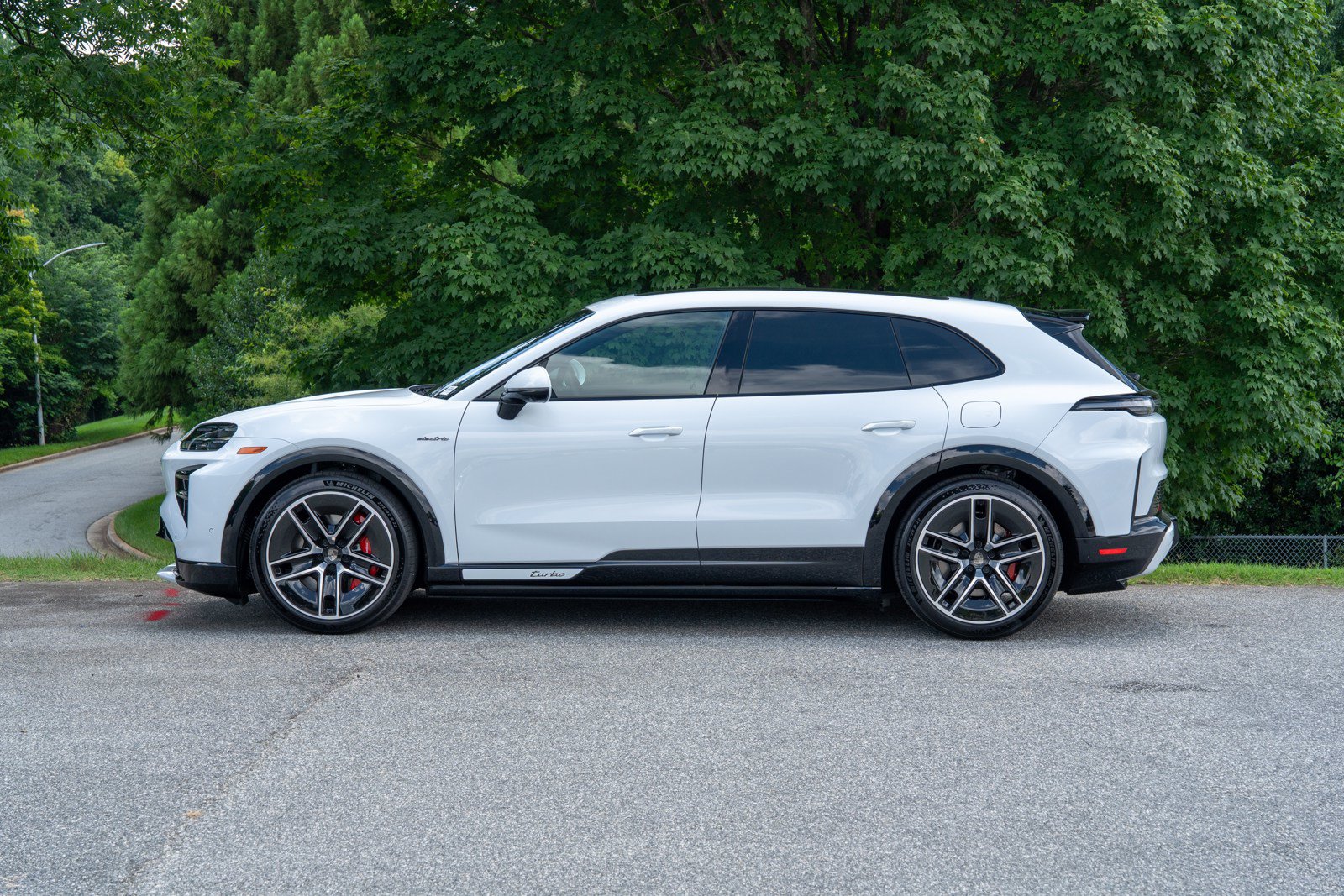 New 2026 Porsche Cayenne Turbo Electric AWD/4WD image 2