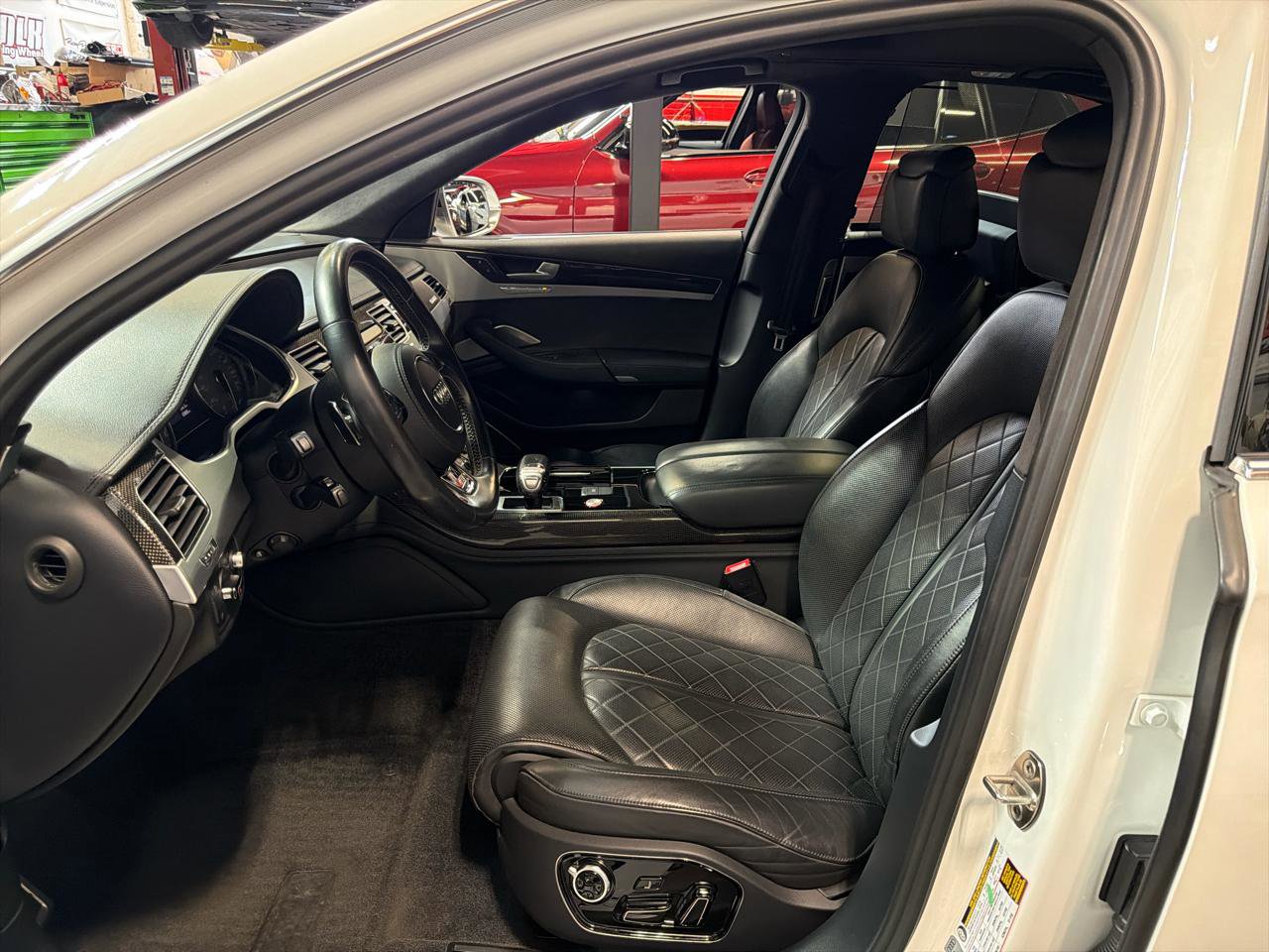 Used 2016 Audi S8 image 11