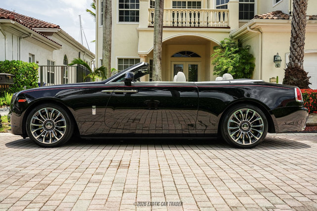 Used 2019 Rolls-Royce Dawn RWD image 3
