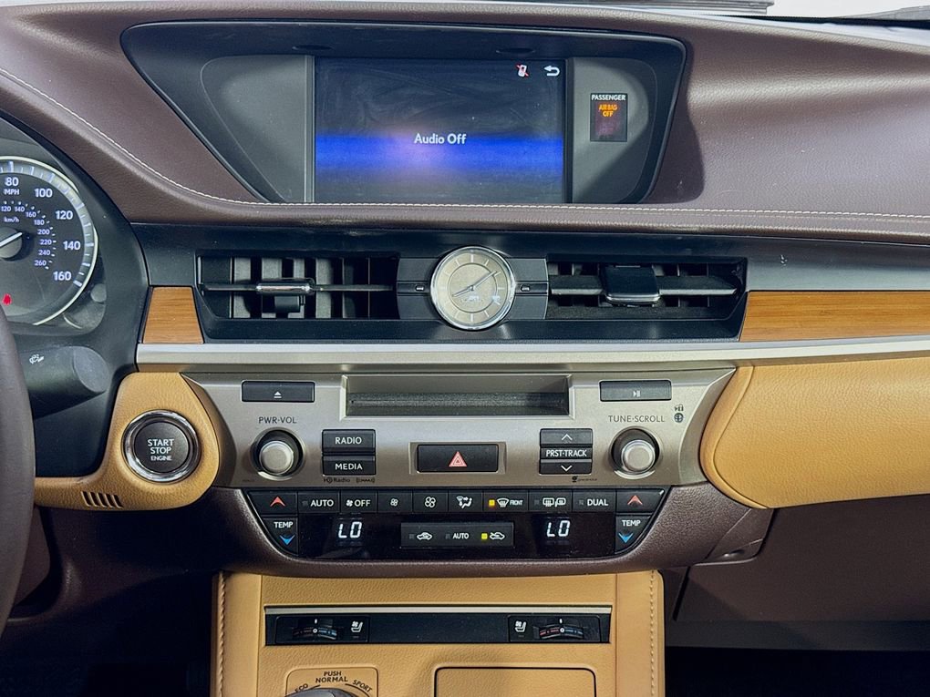 Used 2016 Lexus ES 350 w/ Premium Package w/Wood Trim FWD image 33