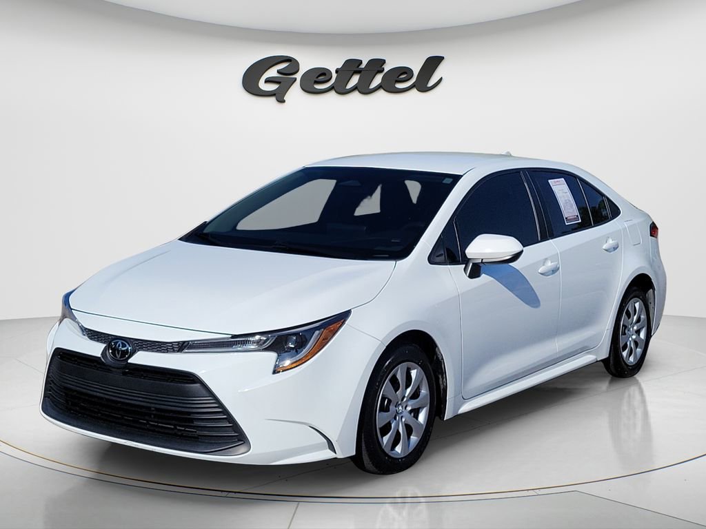 Certified 2024 Toyota Corolla LE image 1