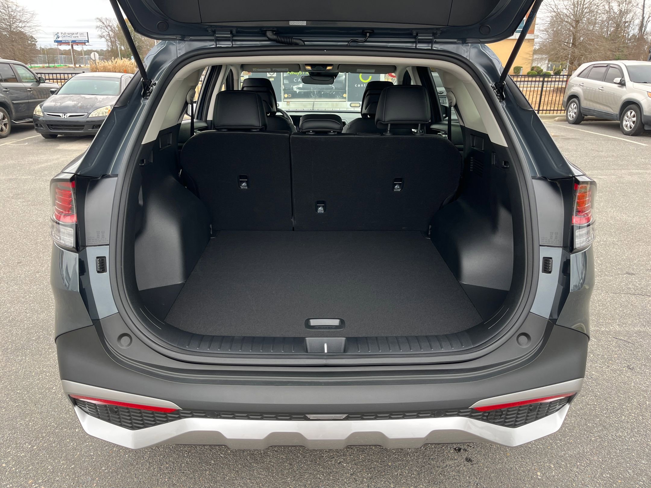 Used 2025 Kia Sportage EX image 7