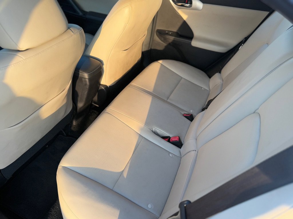 Used 2012 Lexus CT 200h Premium image 16