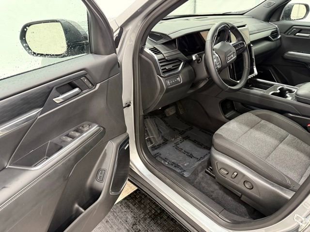 Used 2025 GMC Acadia Elevation image 30