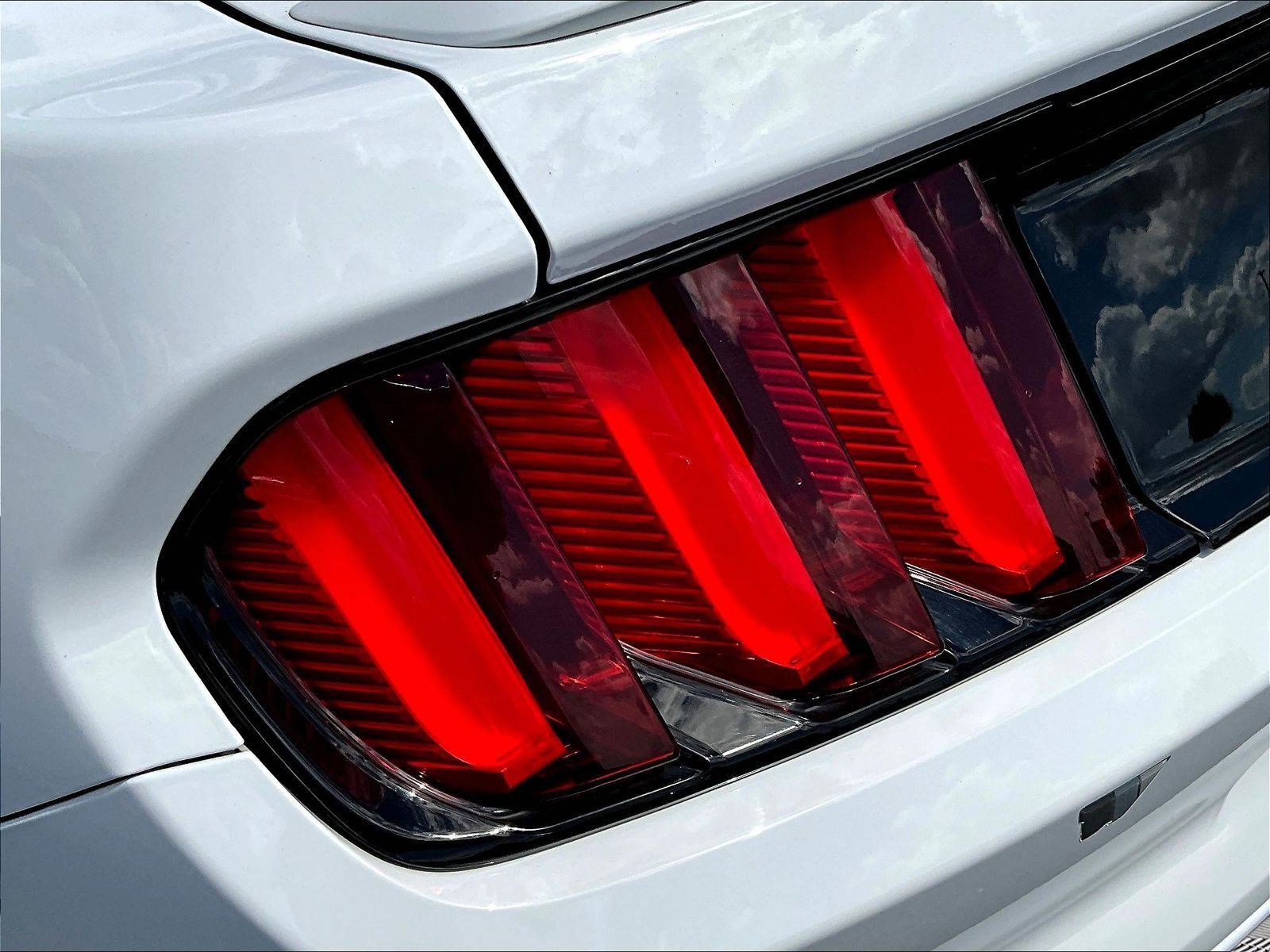 Used 2015 Ford Mustang Coupe w/ Equipment Group 051A RWD image 20