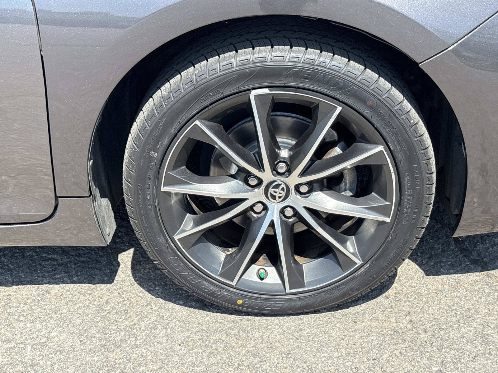 Used 2015 Toyota Camry XSE FWD image 10