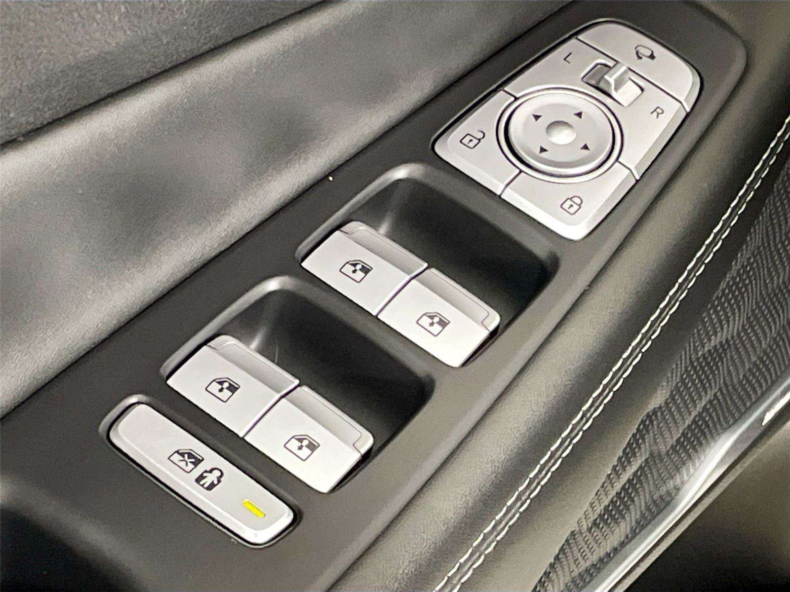 Used 2023 Hyundai Santa Fe Calligraphy AWD/4WD image 22