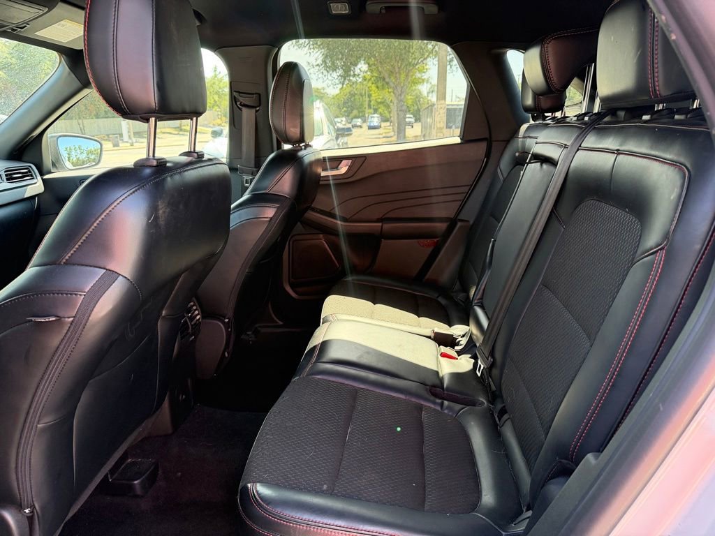 Used 2025 Ford Escape ST-Line FWD image 12