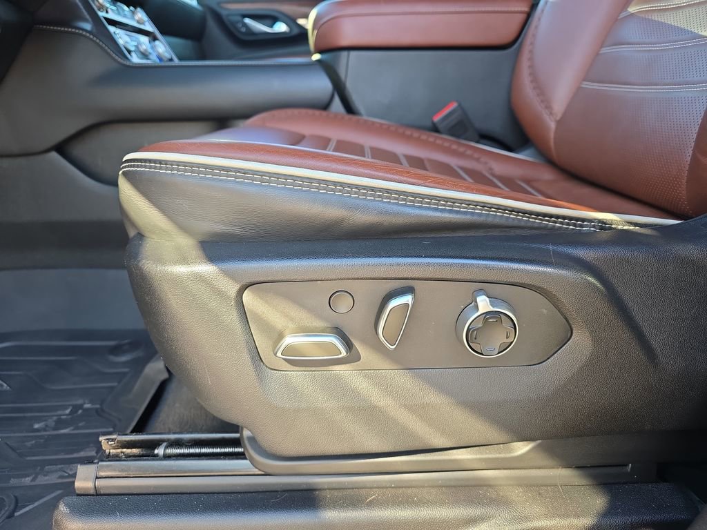 Used 2023 GMC Yukon XL Denali Ultimate image 32
