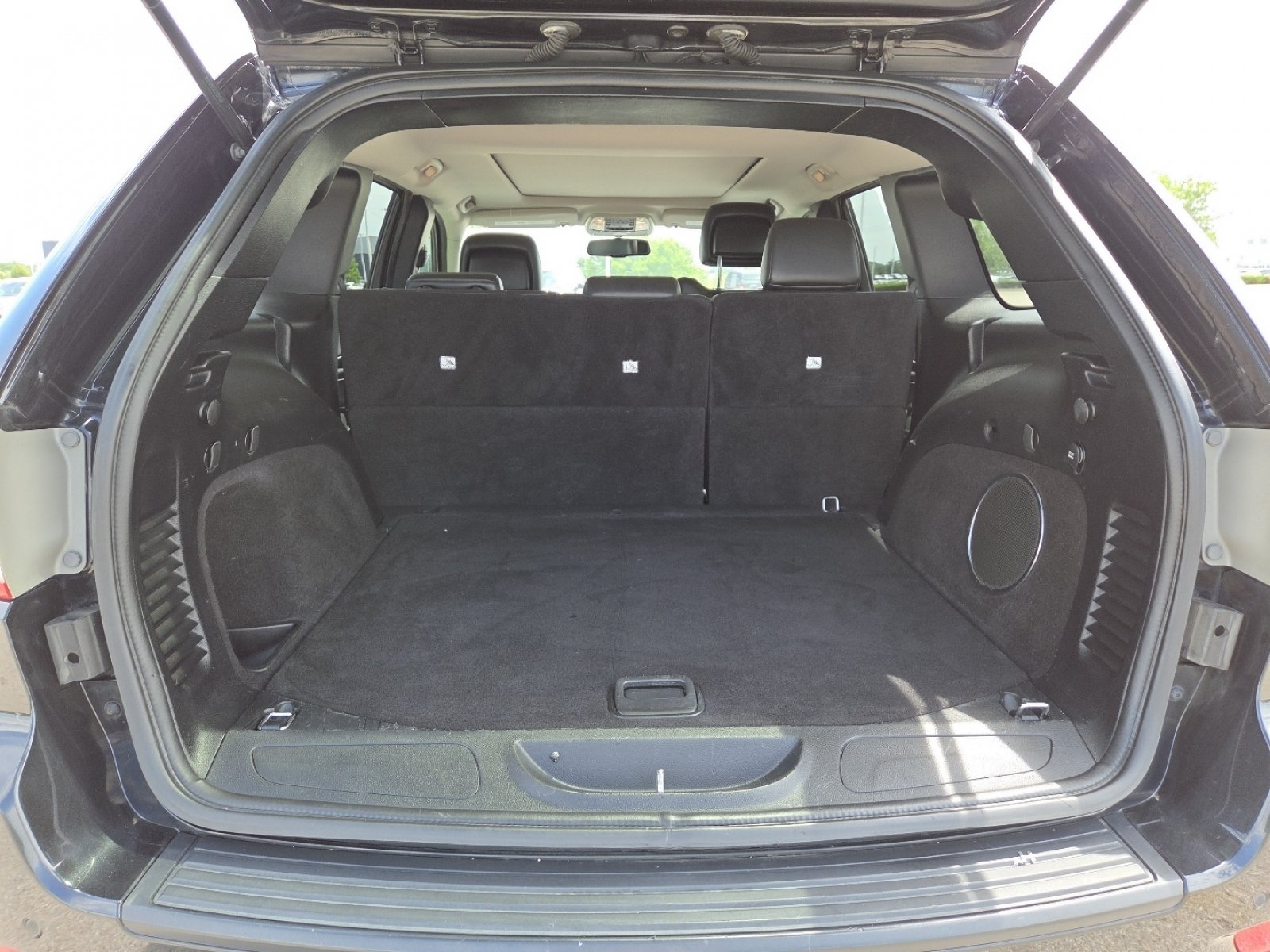 Used 2012 Jeep Grand Cherokee Laredo AWD/4WD image 18