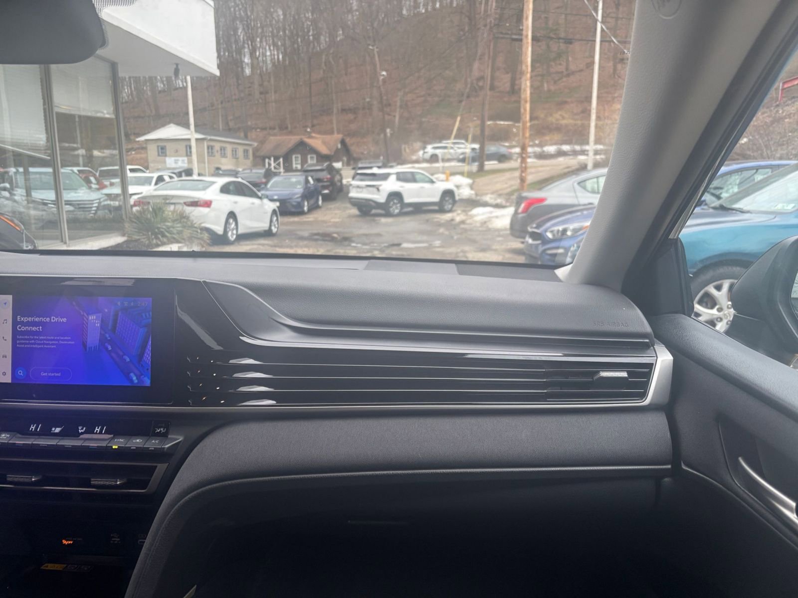 Used 2025 Toyota Camry LE FWD image 34