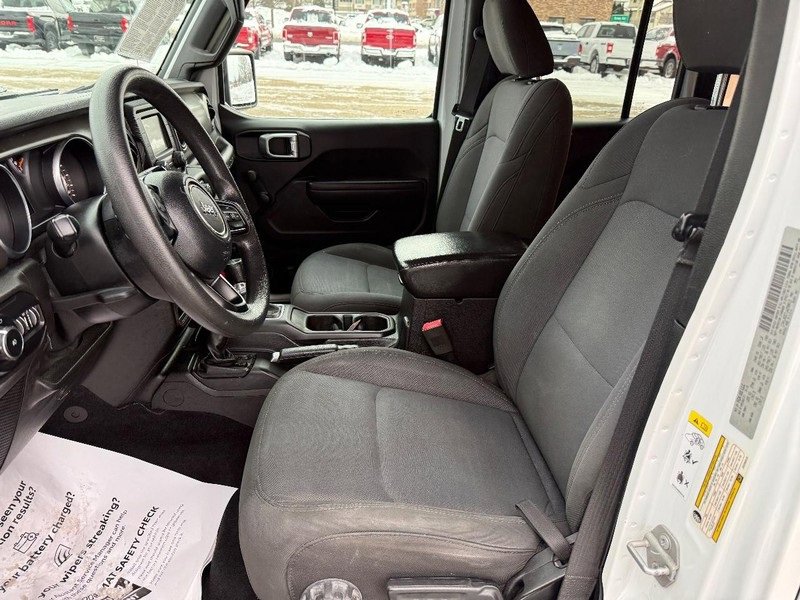 Used 2018 Jeep Wrangler Unlimited Sport image 16