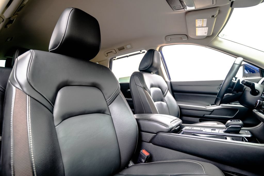Used 2023 Nissan Pathfinder SL FWD image 18