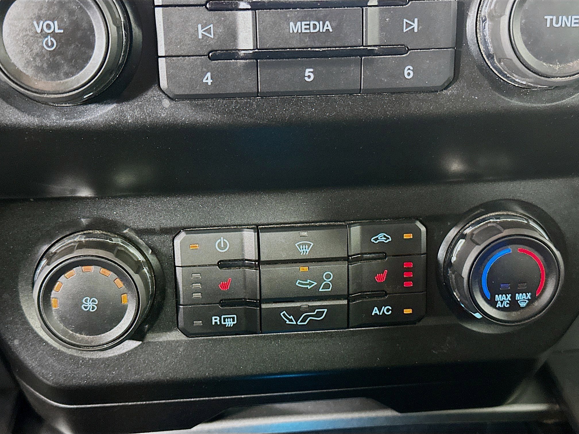 Used 2019 Ford F150 XLT w/ Equipment Group 302A Luxury AWD/4WD image 23