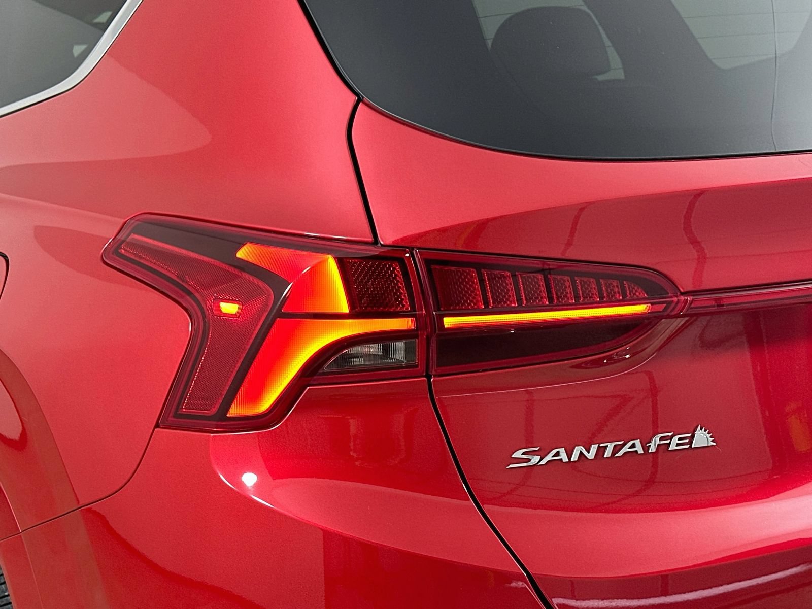 Used 2023 Hyundai Santa Fe Calligraphy AWD/4WD image 12