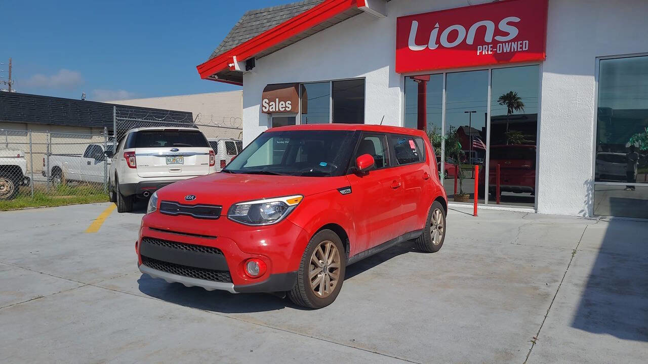 Used 2019 Kia Soul + image 1