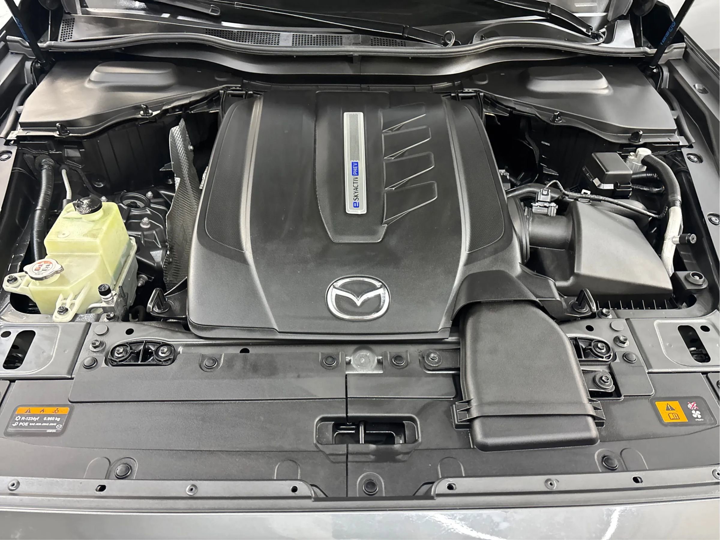 Used 2024 MAZDA CX-90 Plug-In Hybrid w/ Premium Pkg image 31