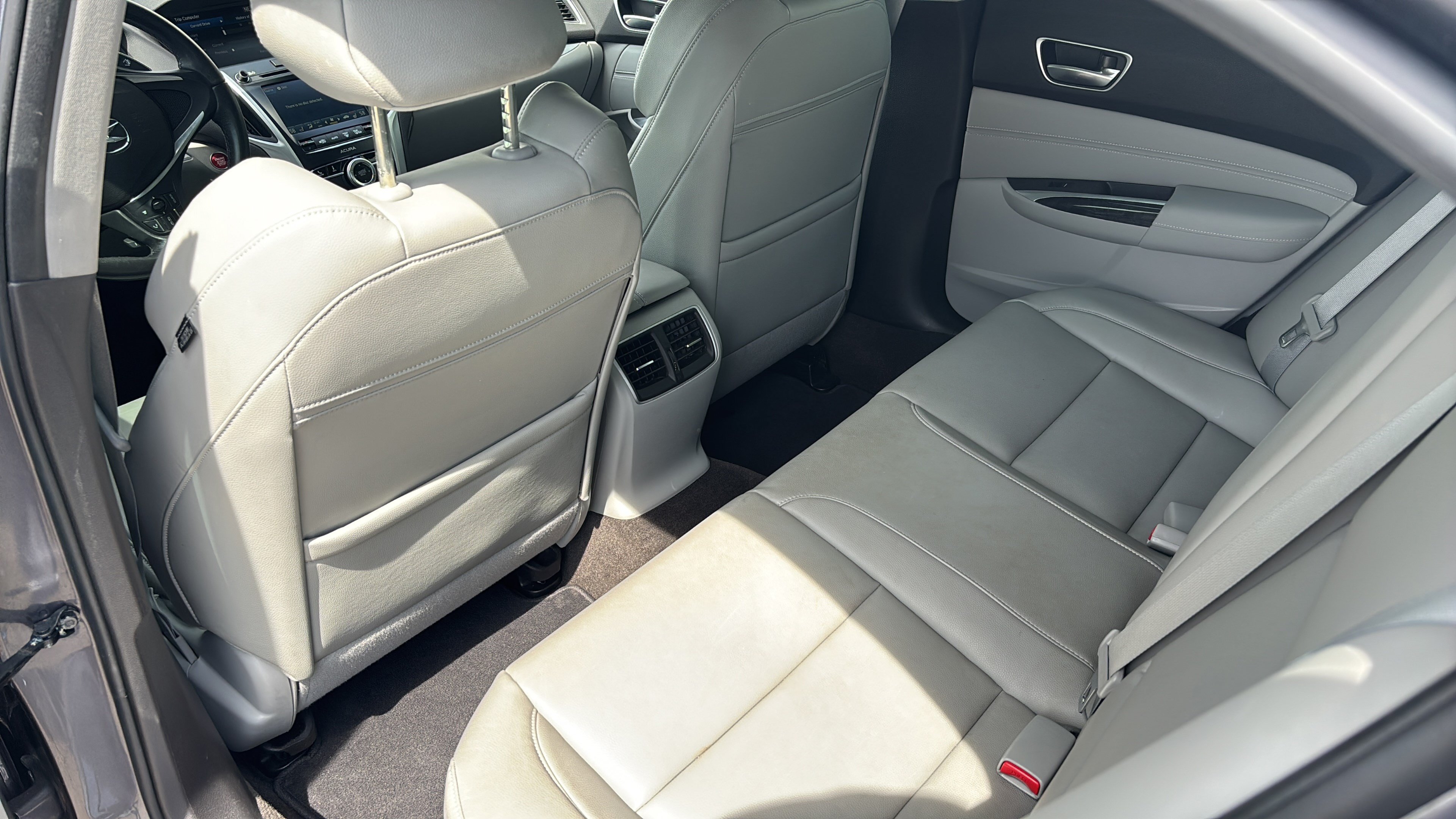 Used 2018 Acura TLX FWD image 14