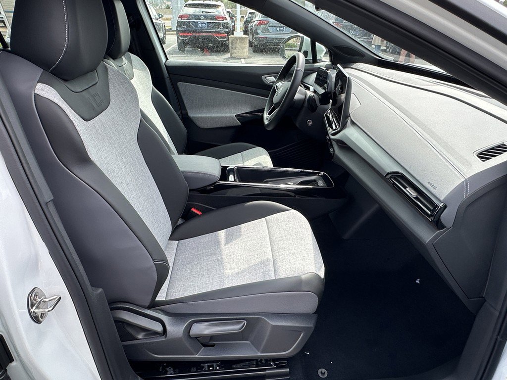New 2025 Volkswagen ID.4 Pro AWD/4WD image 14