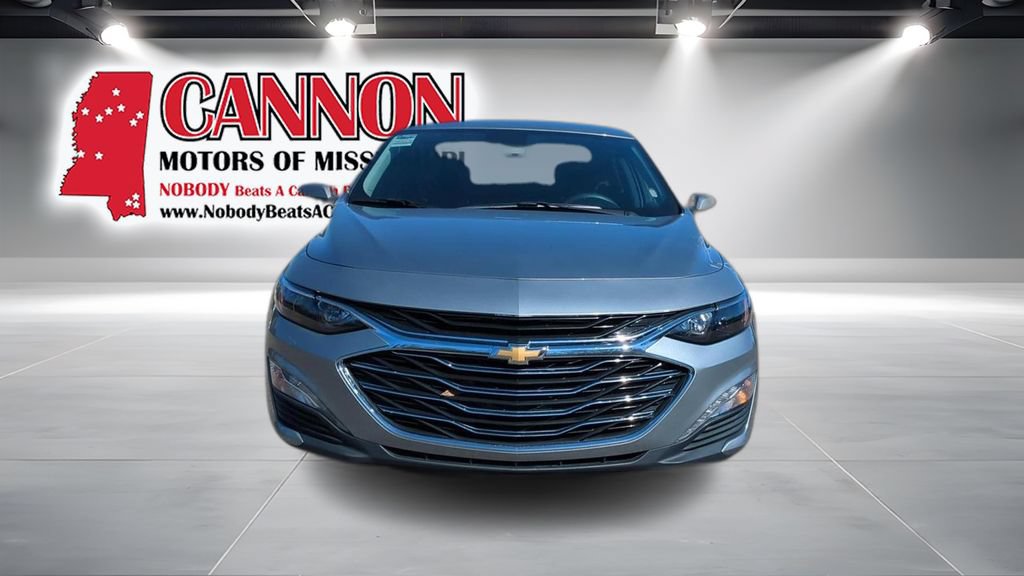 Used 2024 Chevrolet Malibu LT FWD image 2
