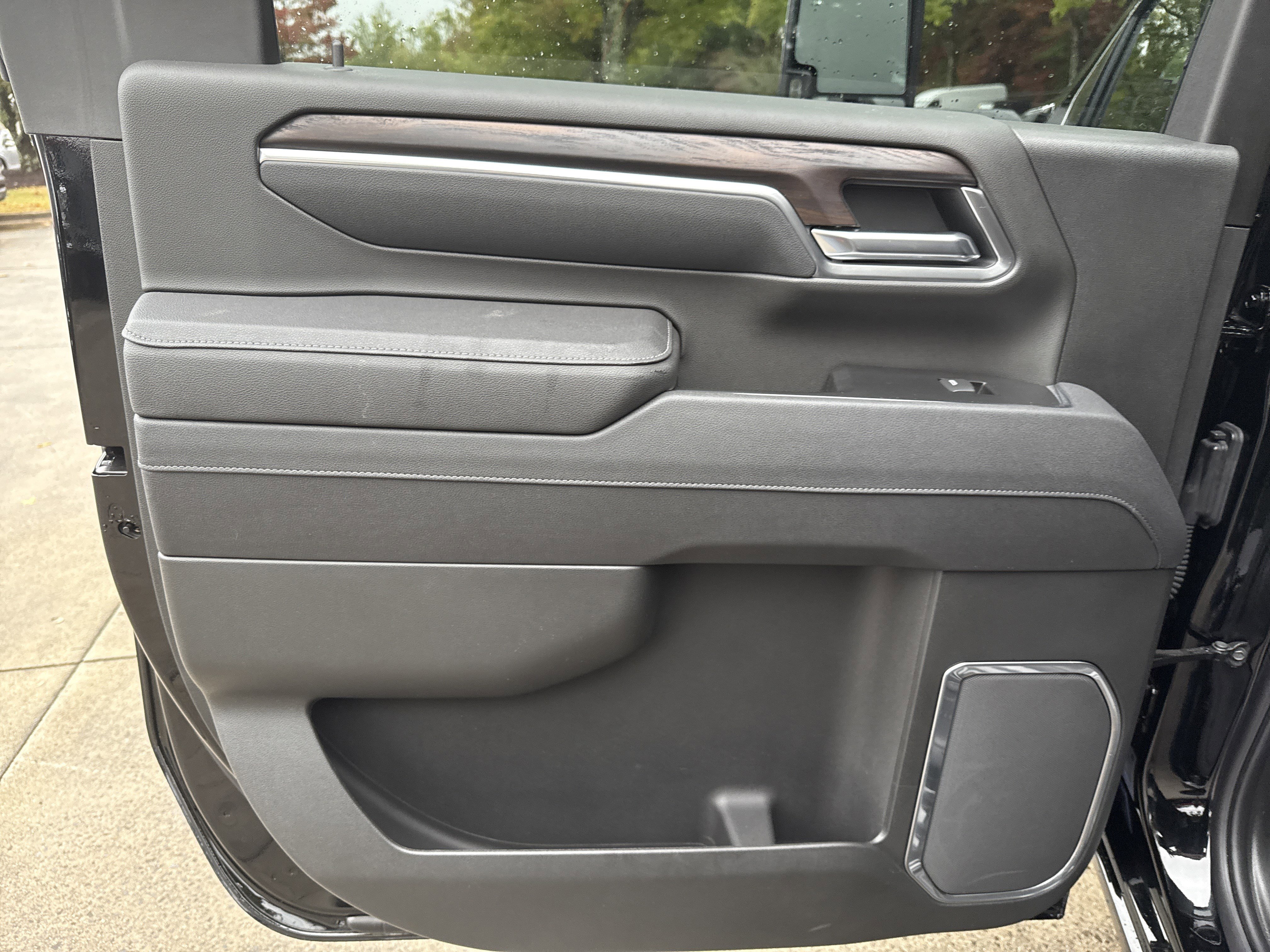 Used 2025 GMC Sierra 2500 SLT image 23