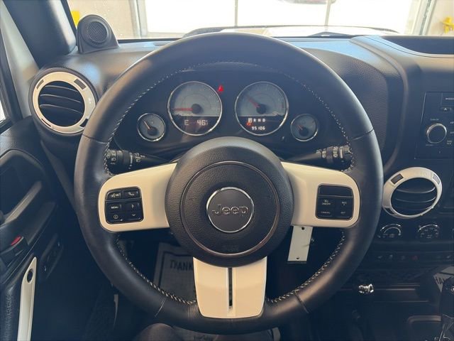 Used 2014 Jeep Wrangler Unlimited Sahara image 18