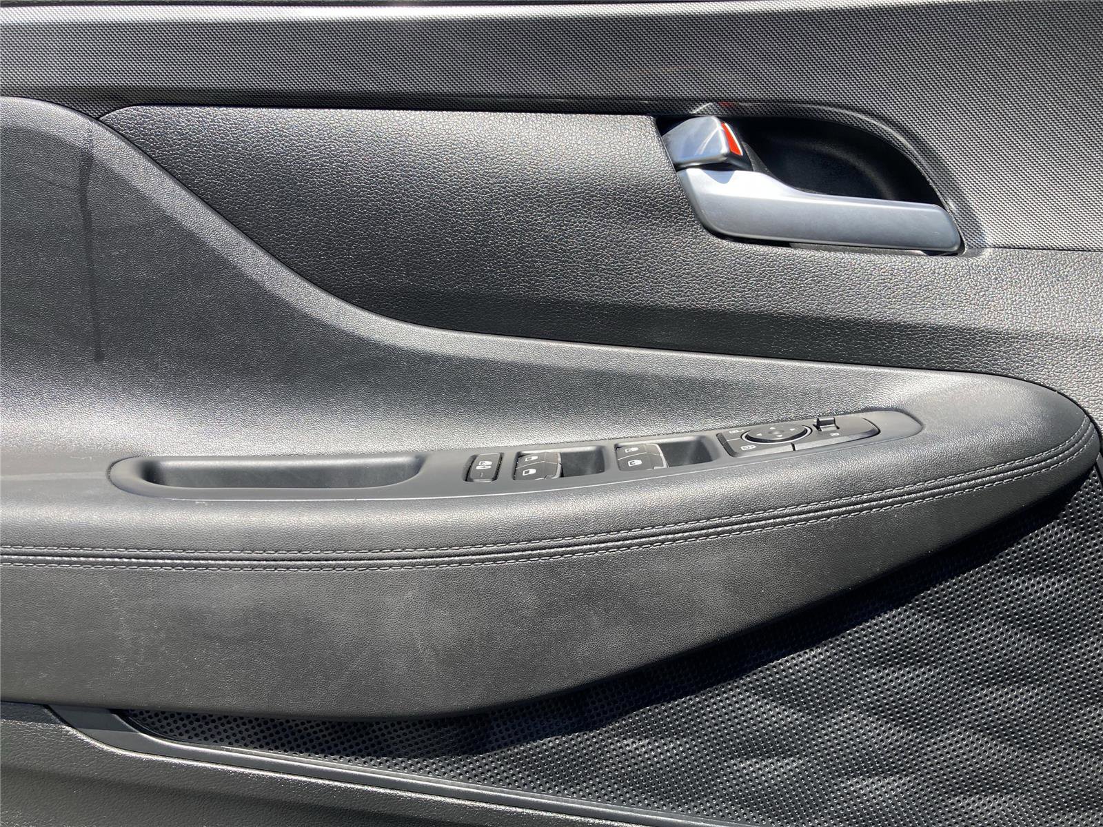 Used 2023 Hyundai Santa Fe SEL w/ Winter Weather Package image 26