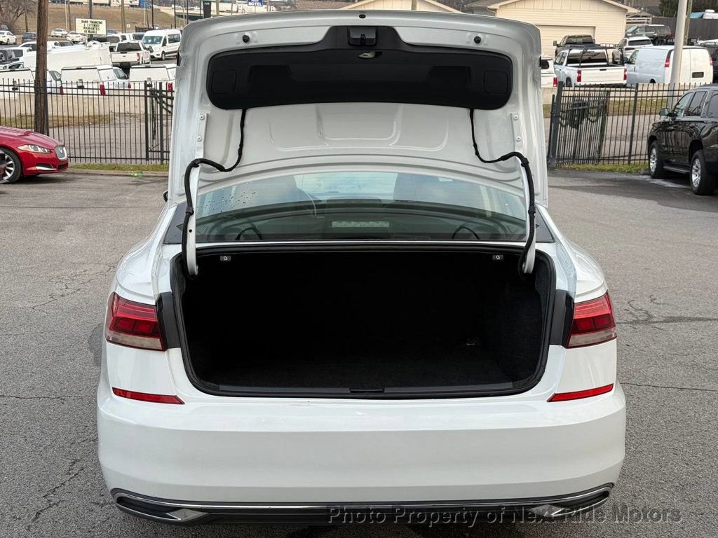 Used 2020 Volkswagen Passat 2.0T SE image 17