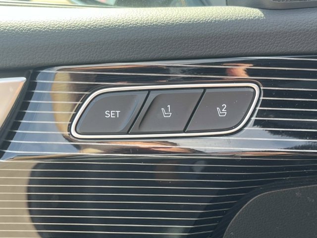 Certified 2025 Hyundai Palisade Calligraphy AWD/4WD image 32