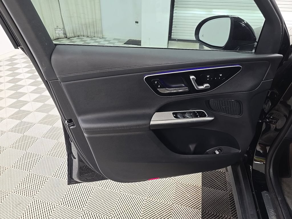 Certified 2025 Mercedes-Benz GLC 300 4MATIC image 9