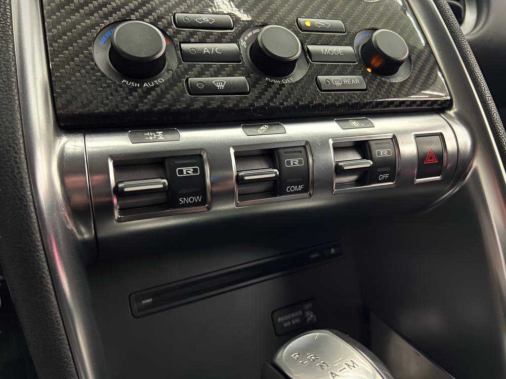 Used 2011 Nissan GT-R Premium image 62