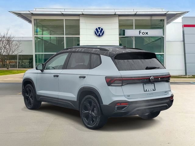 New 2026 Volkswagen Taos SE image 3