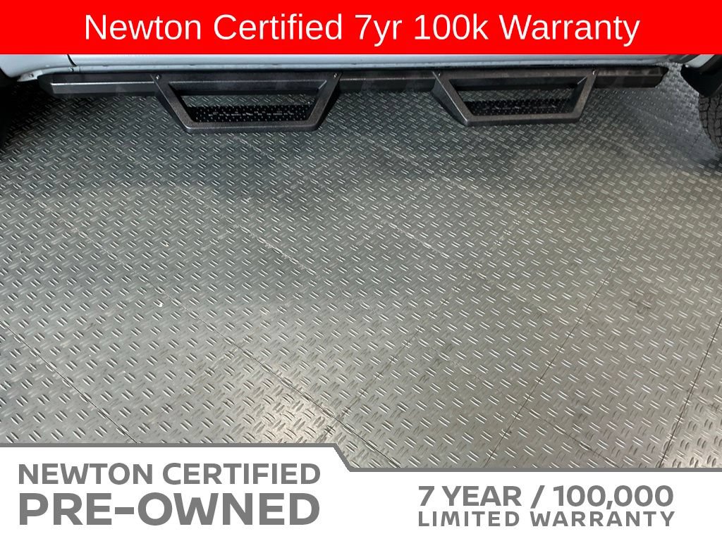 Used 2025 Nissan Frontier PRO-4X AWD/4WD image 16