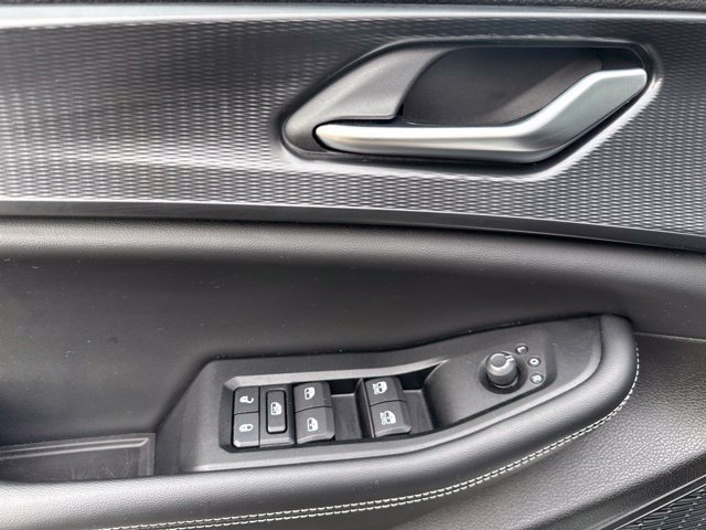 Used 2023 Jeep Grand Cherokee Altitude AWD/4WD image 15