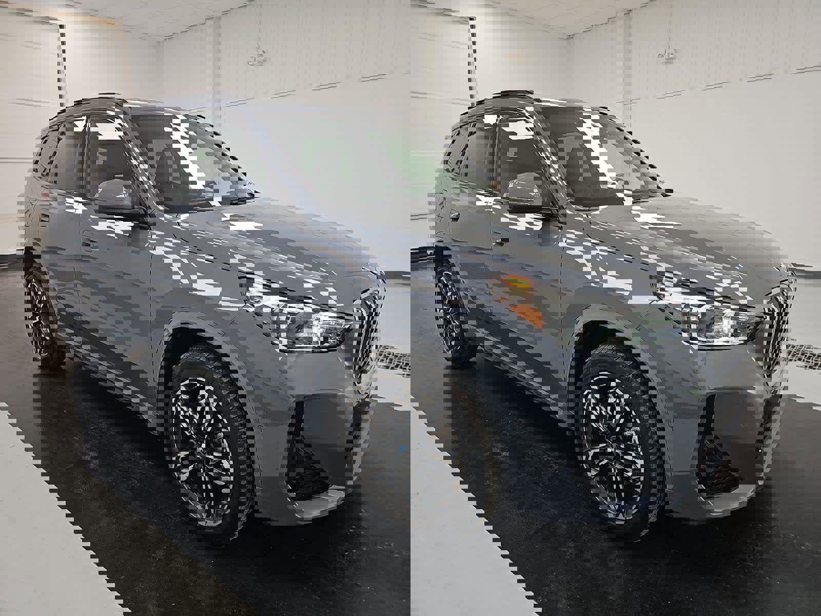 Used 2025 BMW X1 xDrive28i w/ Technology Package image 1