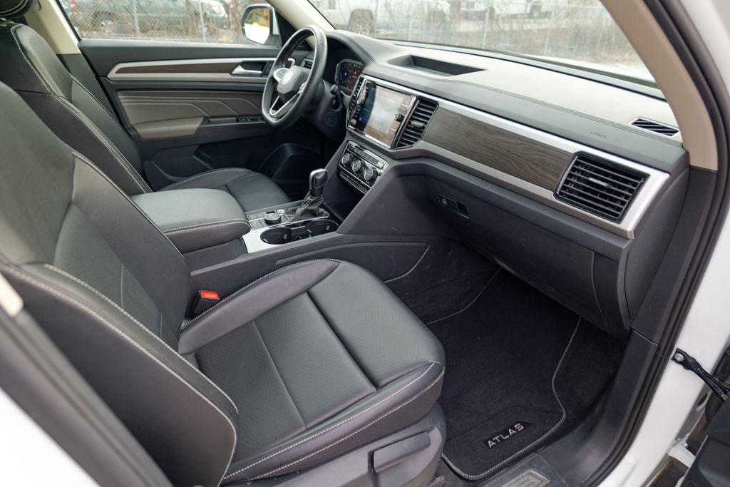 Used 2022 Volkswagen Atlas SE image 37